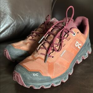 On Running Women's Trail Shoes Waterproof 💦- Rust and Burgundy